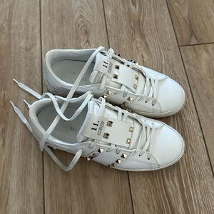 Valentino Garavani tennis shoes